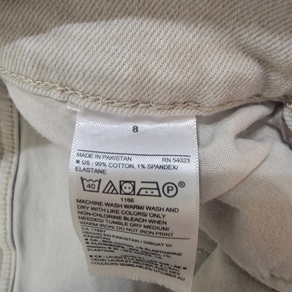 Old Navy Distressed Stech jean shorts - Picture 4 of 5